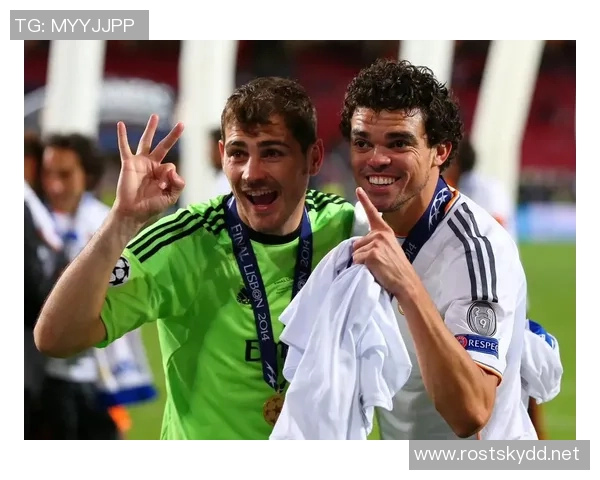 足球明星佩佩的职业生涯与成就揭秘及其在足球界的影响力分析 足球明星佩佩的职业生涯与成就揭秘及其在足球界的影响力分析