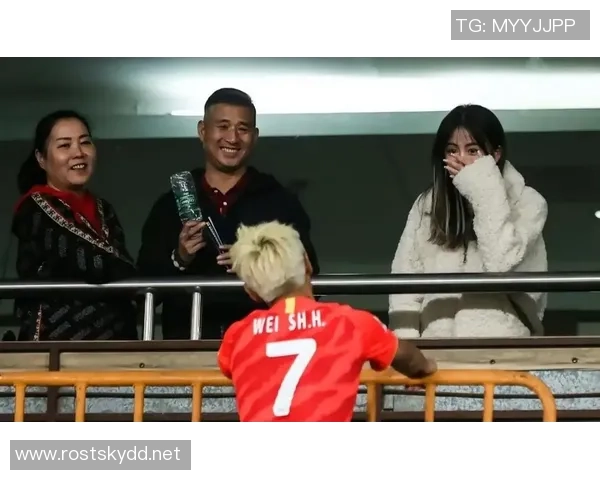 足球明星的私密生活揭秘:他们的爱情与激情故事大公开 足球明星的私密生活揭秘:他们的爱情与激情故事大公开