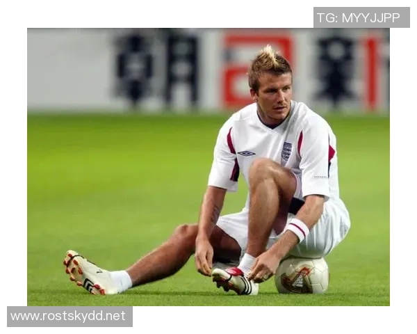 足球明星鸡冠头的真实身份揭秘与成长历程分析 足球明星鸡冠头的真实身份揭秘与成长历程分析